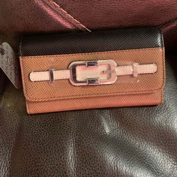 Unused Multi color Guess wallet - Picture 4 of 9